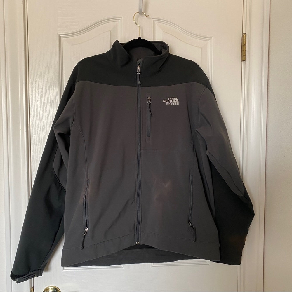 The North Face Quest Zip-In Light Jacket Black Dark Grey, Men’s Size Large